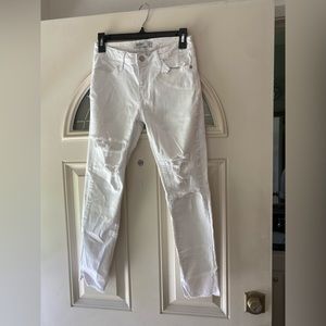 White distressed skinny jeans